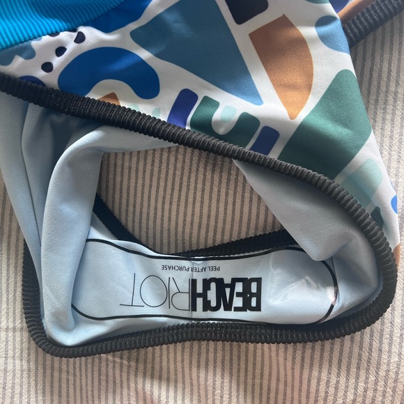 Beach Riot Emmy/Eva - Picture 2 of 4